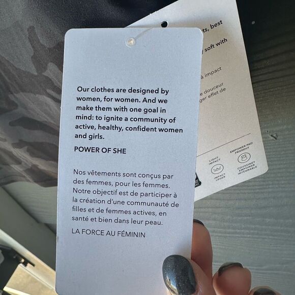 Athleta Conscious Crop Printed Camo D-DD+ Size L - Picture 8 of 11